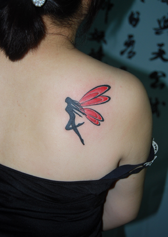 上海纹身店观自在纹身作品：后背精灵纹身