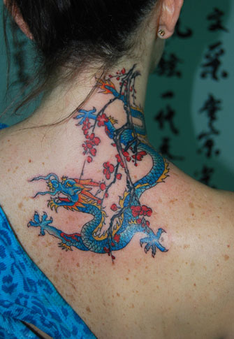 上海纹身店观自在纹身作品：肩背龙纹身
