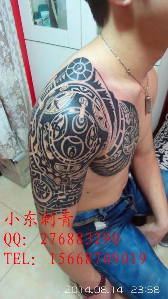 天津小东纹身店作品：半甲纹身图案